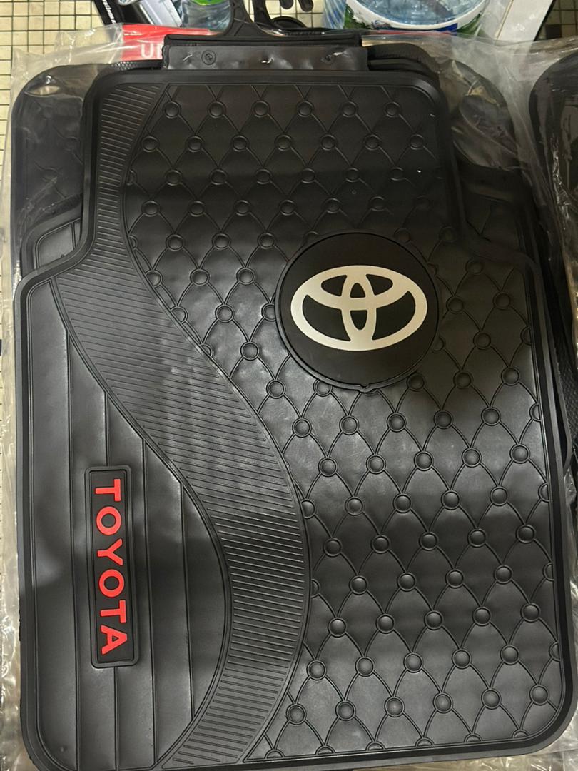 Tapis de sol Toyota "Premium" - Effet matelassé Noir