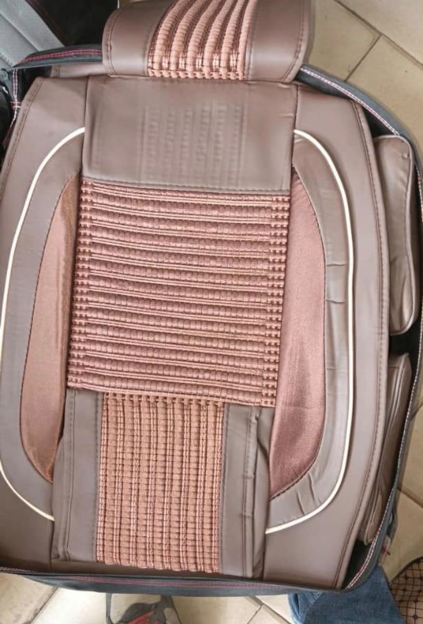 Housse de Siège Auto Semi-Cuir Marron – Insert Bambou Tressé Ventilé, Liseré Blanc, Coussin Appuie-Tête, Universel