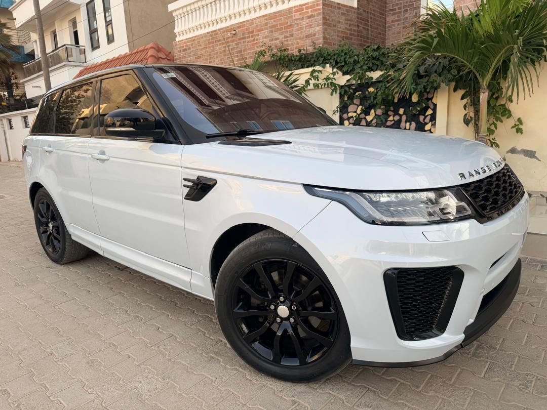 Range Rover Sport 2017 Body Kit 2023 – Diesel Automatique 6 Cylindres, Full Options, Mutation Récente