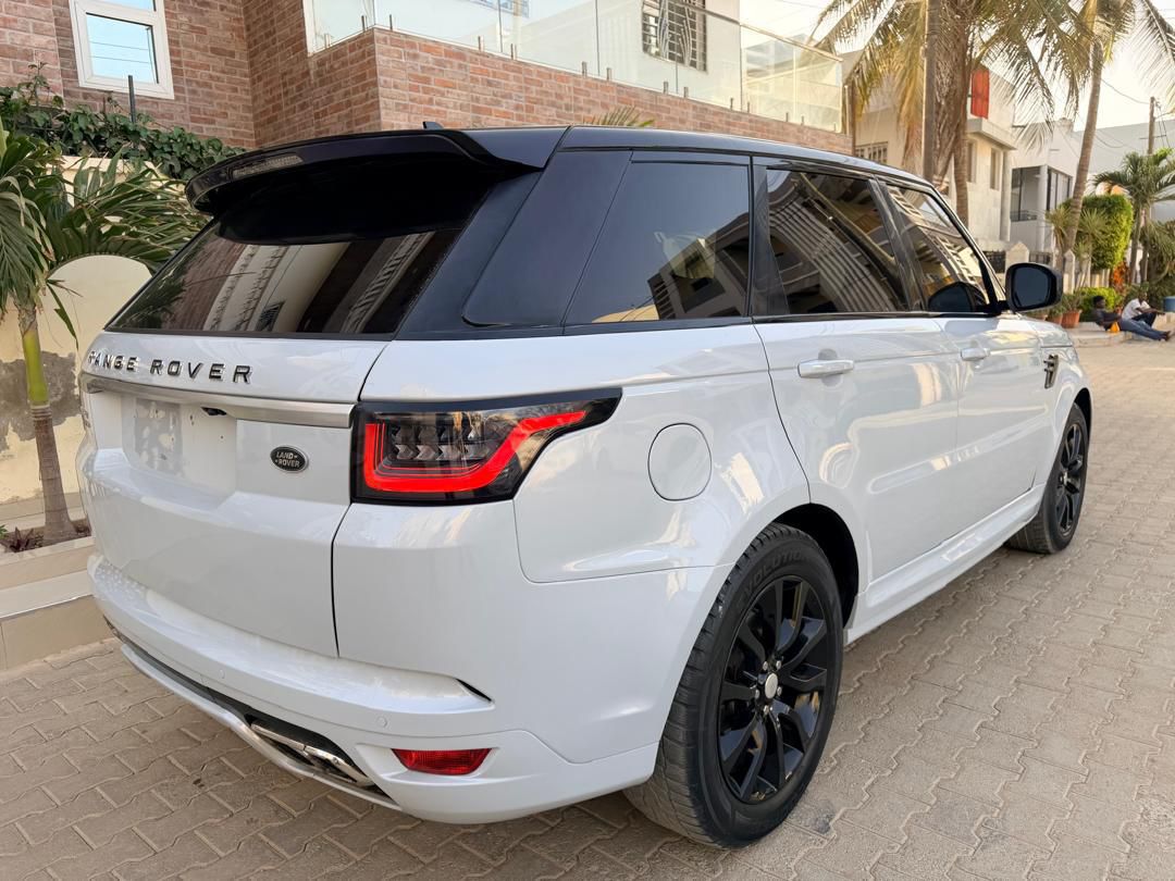 Range Rover Sport 2017 Body Kit 2023 – Diesel Automatique 6 Cylindres, Full Options, Mutation Récente