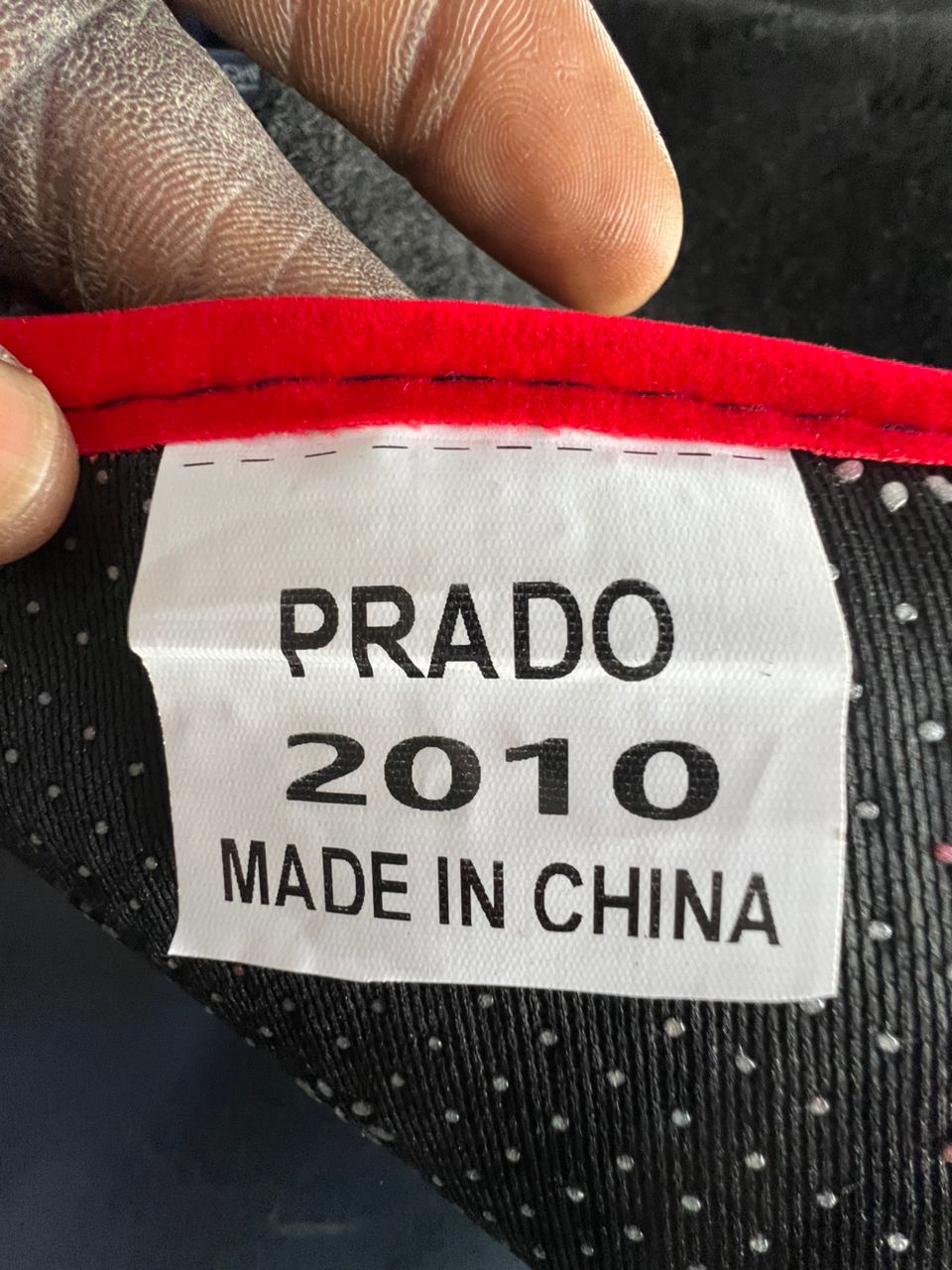 Tapis de protection tableau de bord pour Toyota Prado (Modèle 2010)