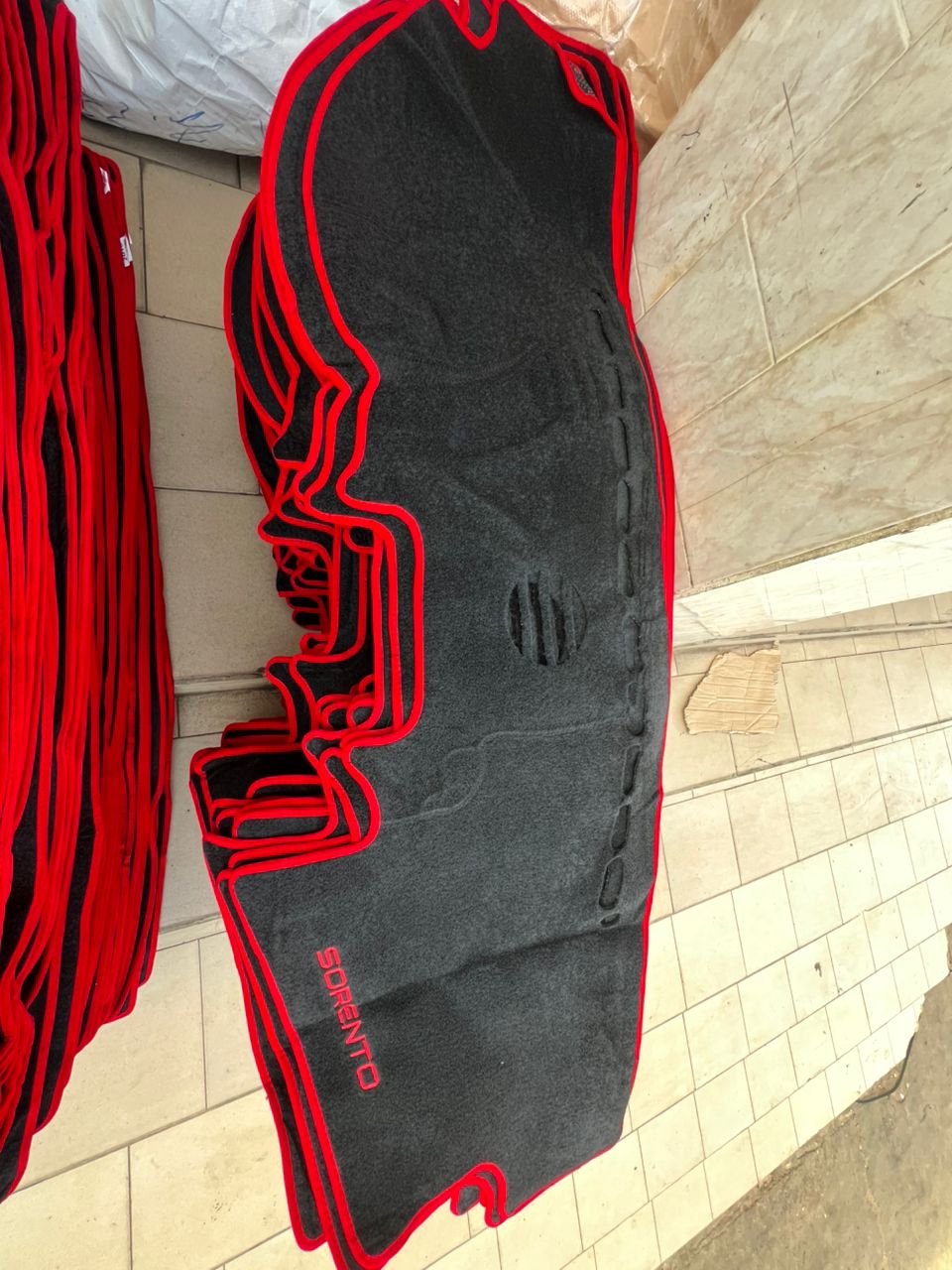 Tapis de protection tableau de bord pour Kia Sorento (Finition Premium)