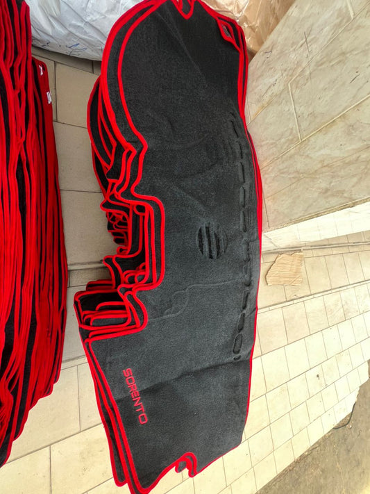 Tapis de protection tableau de bord pour Kia Sorento (Finition Premium)