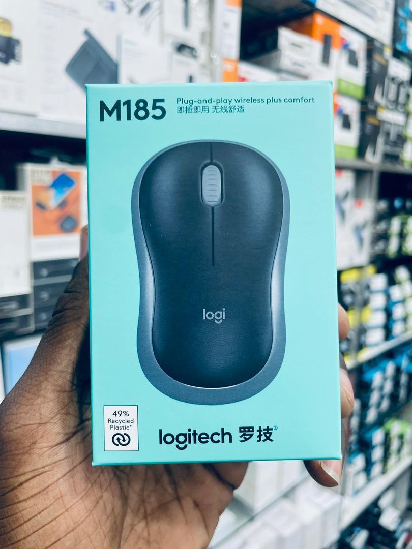 Souris Sans Fil Logitech M185 - Plug-and-Play Wireless 49% Recycled Plastic