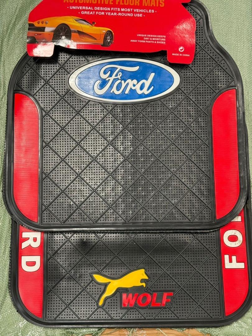 Tapis de Sol Ford Wolf - Bordures Rouges Design Universel