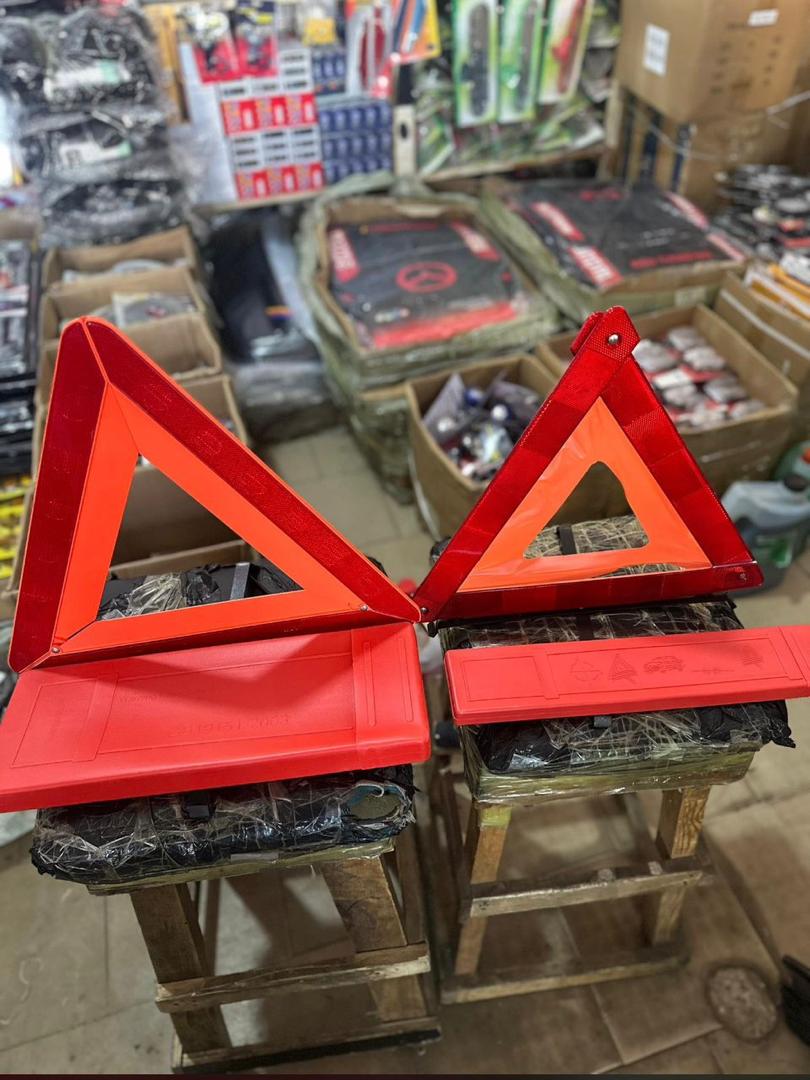 Triangle de Signalisation Routière Réfléchissant – Sécurité Auto, Pliable avec Boîtier