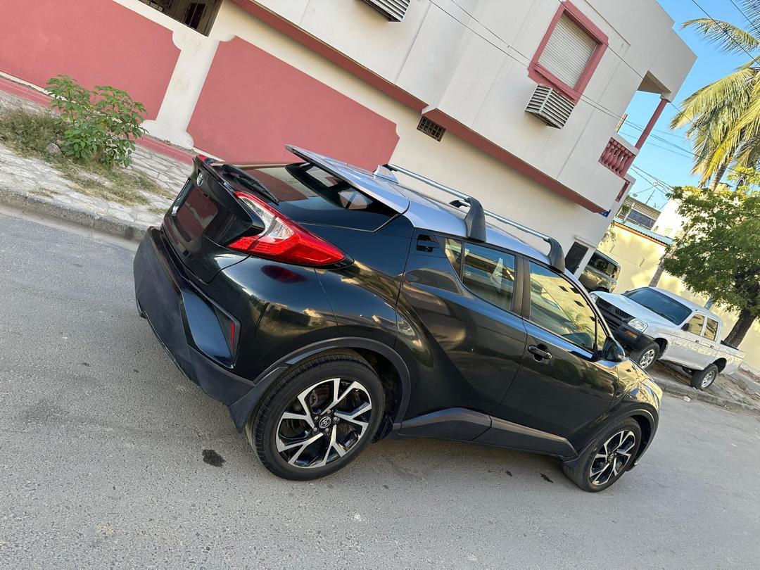 Toyota C-HR 2019 – Essence Hybride Automatique, Version Europe, 60 000 km, Déjà Immatriculé