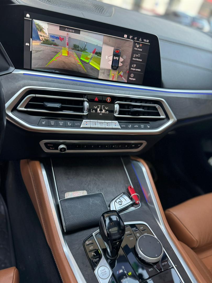 BMW X6 M50i Sport 2022 – Essence Automatique 6 Cylindres Turbo, Cuir Marron, Caméra 360°, Full Options