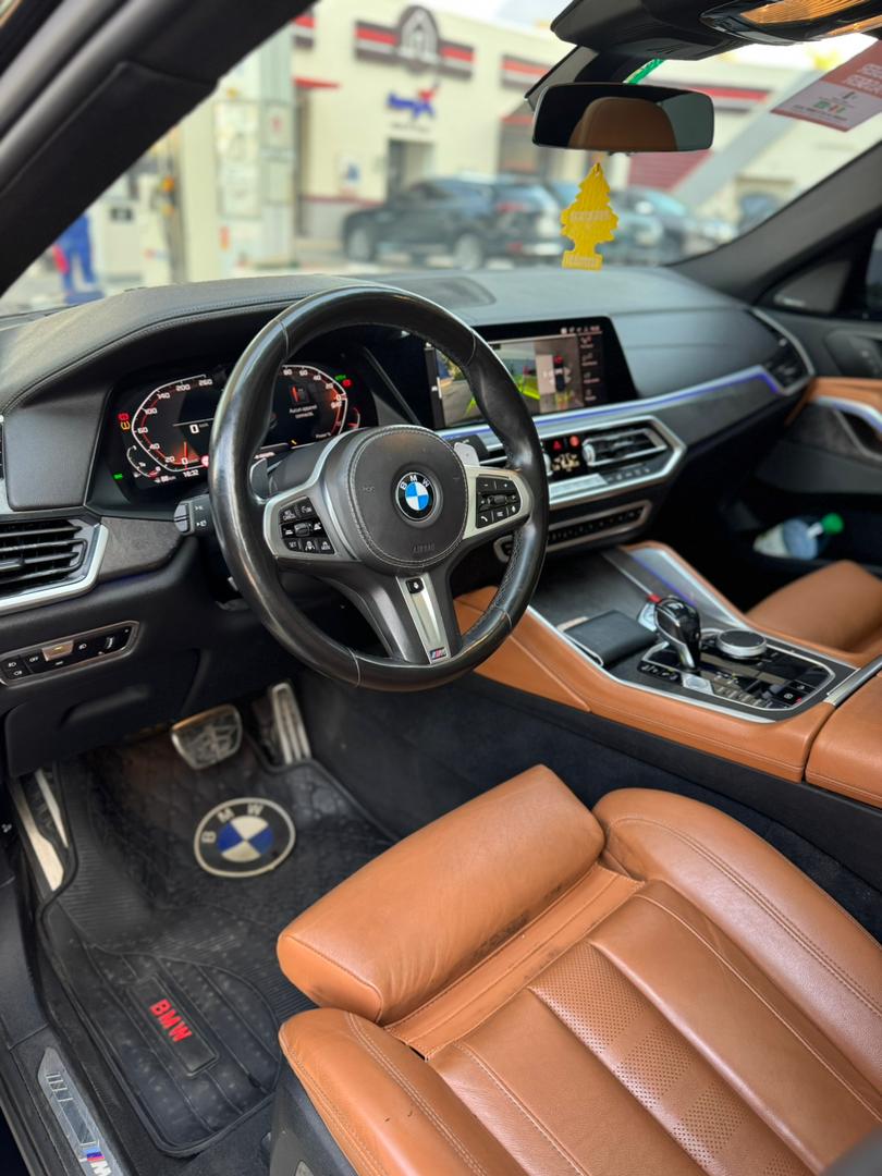 BMW X6 M50i Sport 2022 – Essence Automatique 6 Cylindres Turbo, Cuir Marron, Caméra 360°, Full Options