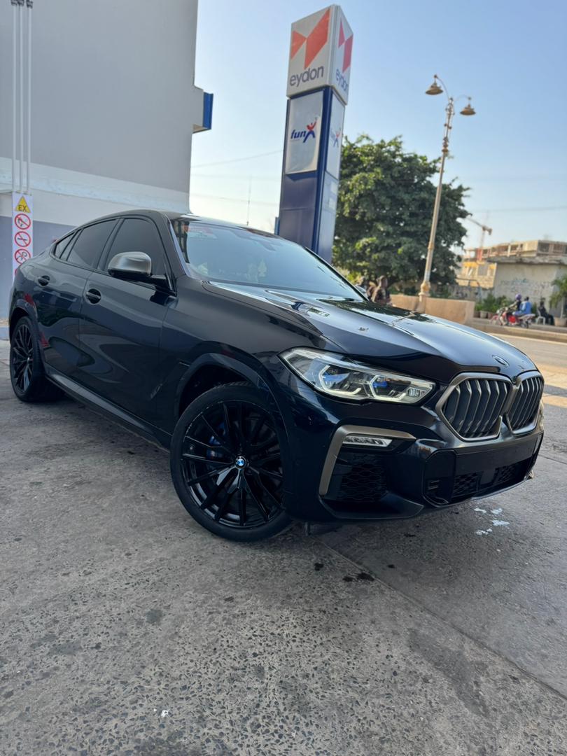 BMW X6 M50i Sport 2022 – Essence Automatique 6 Cylindres Turbo, Cuir Marron, Caméra 360°, Full Options