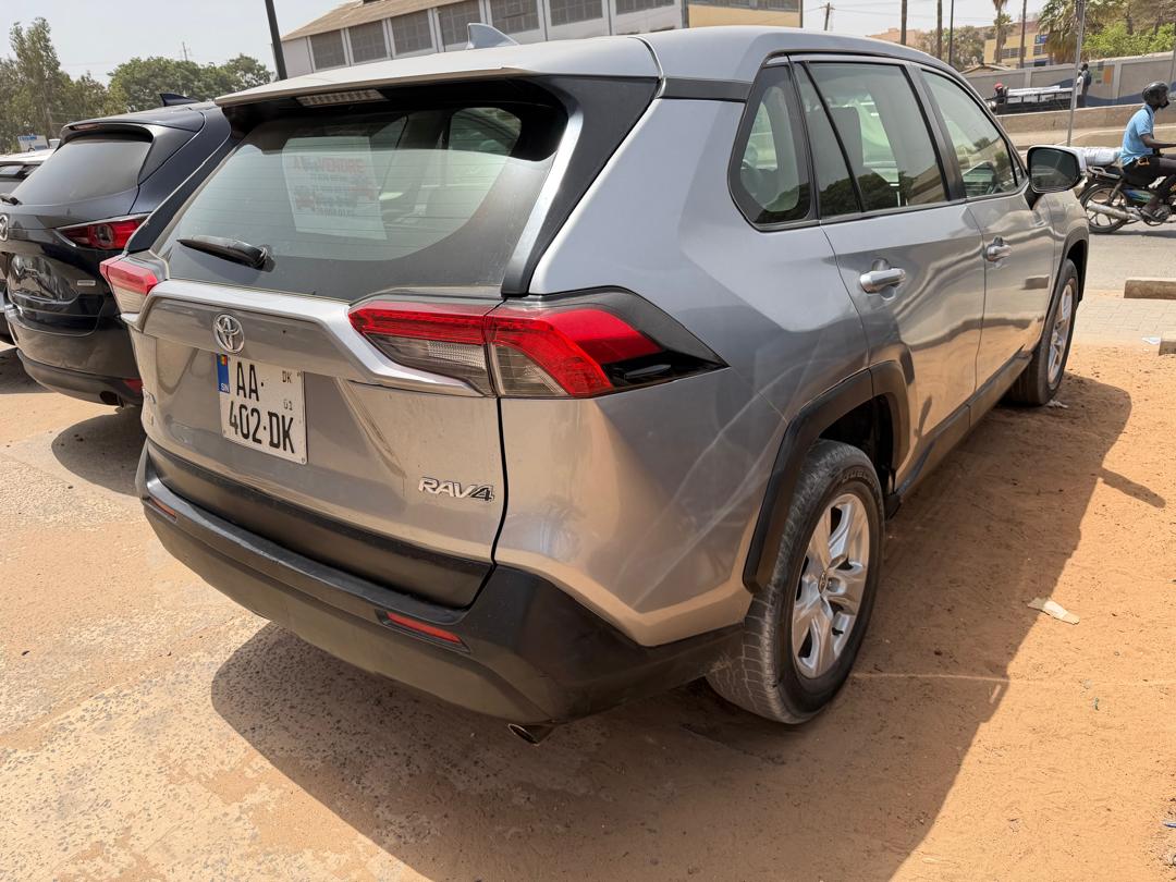 Toyota RAV4 2021 By CFAO – Essence Automatique, 65 000 km, Déjà Immatriculé