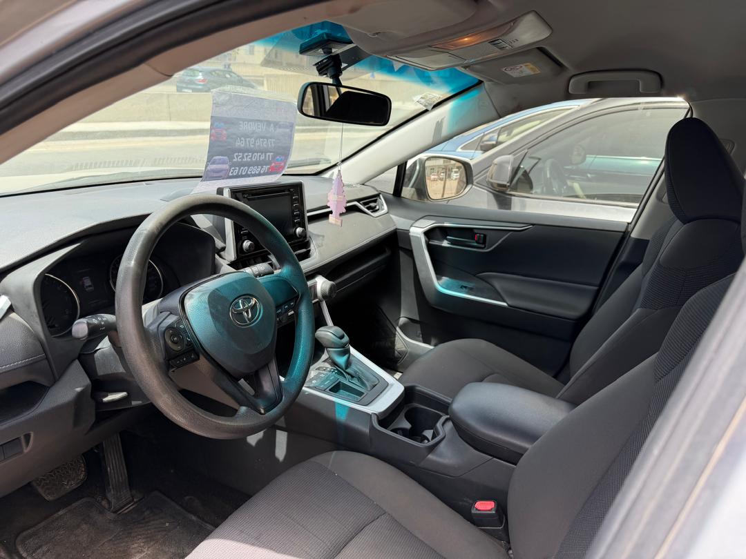 Toyota RAV4 2021 By CFAO – Essence Automatique, 65 000 km, Déjà Immatriculé