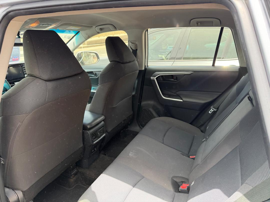 Toyota RAV4 2021 By CFAO – Essence Automatique, 65 000 km, Déjà Immatriculé