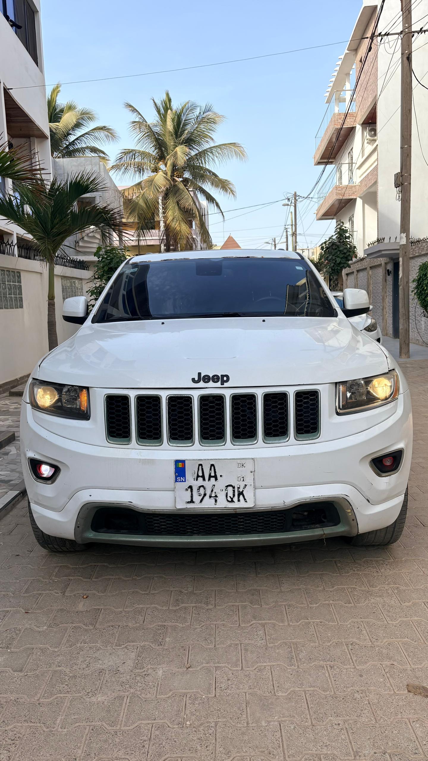 Jeep Grand Cherokee Limited 2016 – Essence Automatique 4x4, Intérieur Cuir, Double Toit Panoramique, Full Options