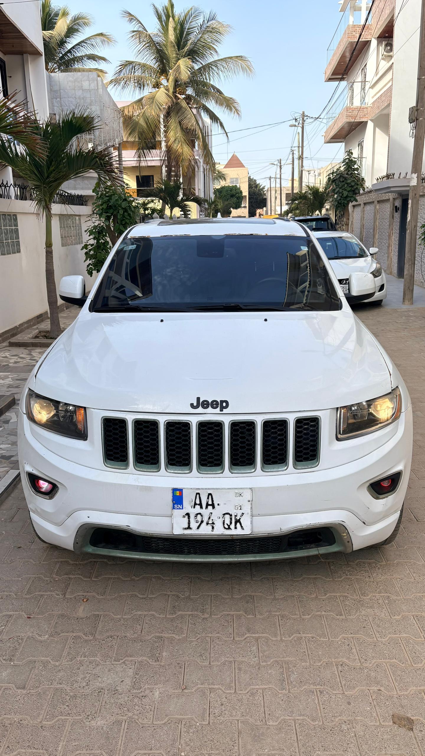 Jeep Grand Cherokee Limited 2016 – Essence Automatique 4x4, Intérieur Cuir, Double Toit Panoramique, Full Options