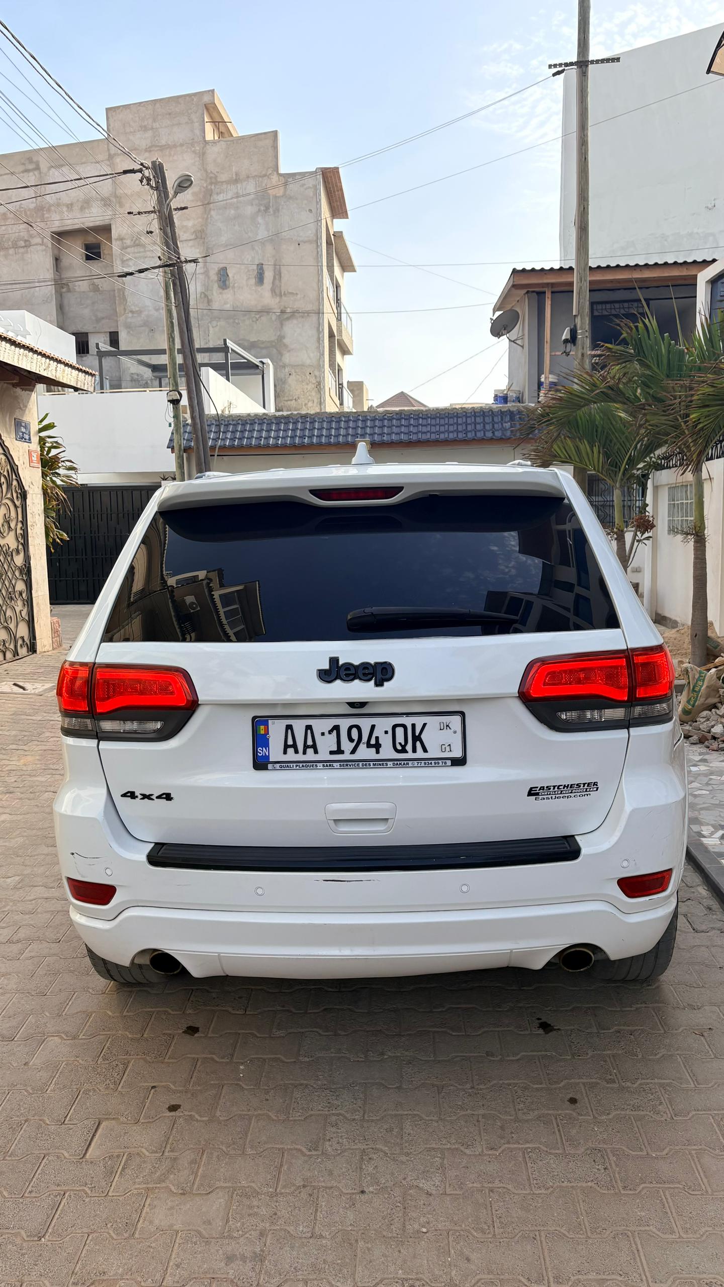 Jeep Grand Cherokee Limited 2016 – Essence Automatique 4x4, Intérieur Cuir, Double Toit Panoramique, Full Options