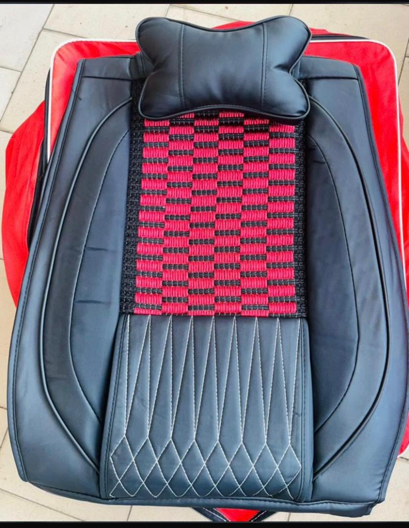 Housse de Siège Auto Premium – Semi-Cuir Noir, Insert Tressé Rouge & Noir, Appuie-Tête Inclus