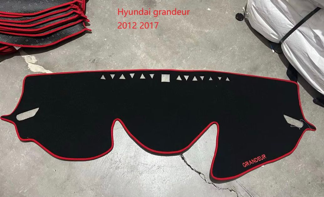 Tapis de Tableau de Bord Hyundai Grandeur – 2012 & 2017, Velours Noir, Liseré Rouge, Sur-Mesure, Anti-UV