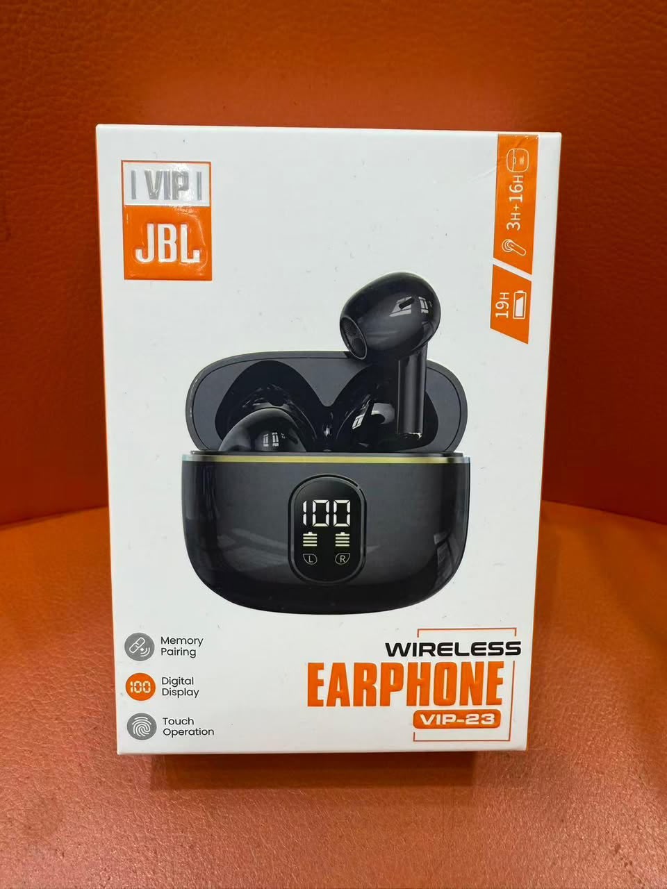 VIP JBL VIP-23 Wireless Earphone – boîtier noir brillant avec affichage LED digital et liseré doré